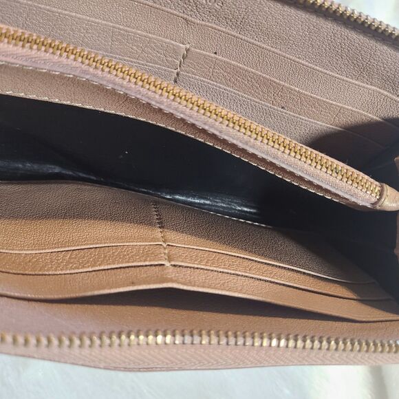 Chloe (Authentic) Pink Champagne Leather & Gold Bow Accent Zippy Long Wallet - Picture 10 of 11